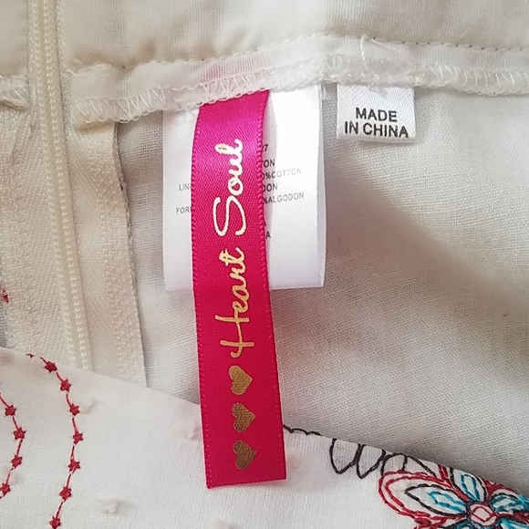 🌸embroidered skirt🌸 - Picture 3 of 5